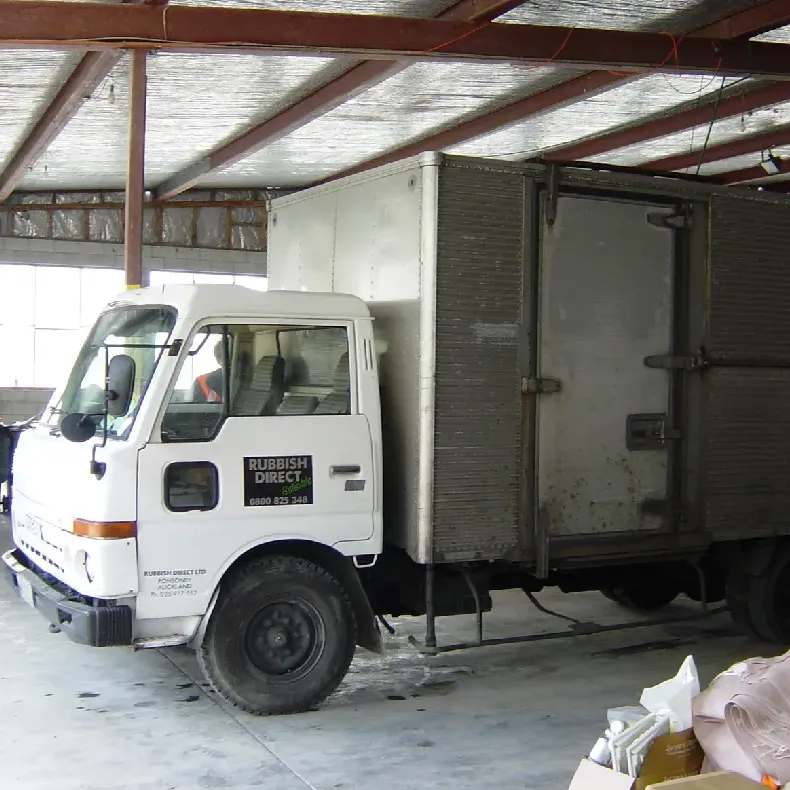 Rubbish Direct First Box Body Recycling Truck in 2001