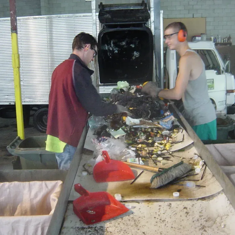 Early Rubbish Direct Recycling Sorting Table